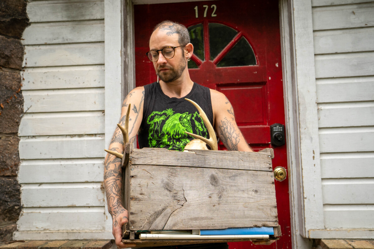 Photos: Hunter moves in